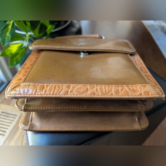 Belle Rose Vintage Leather Crossbody Multi Pocket Organizer Handbag Purse - Picture 9 of 12